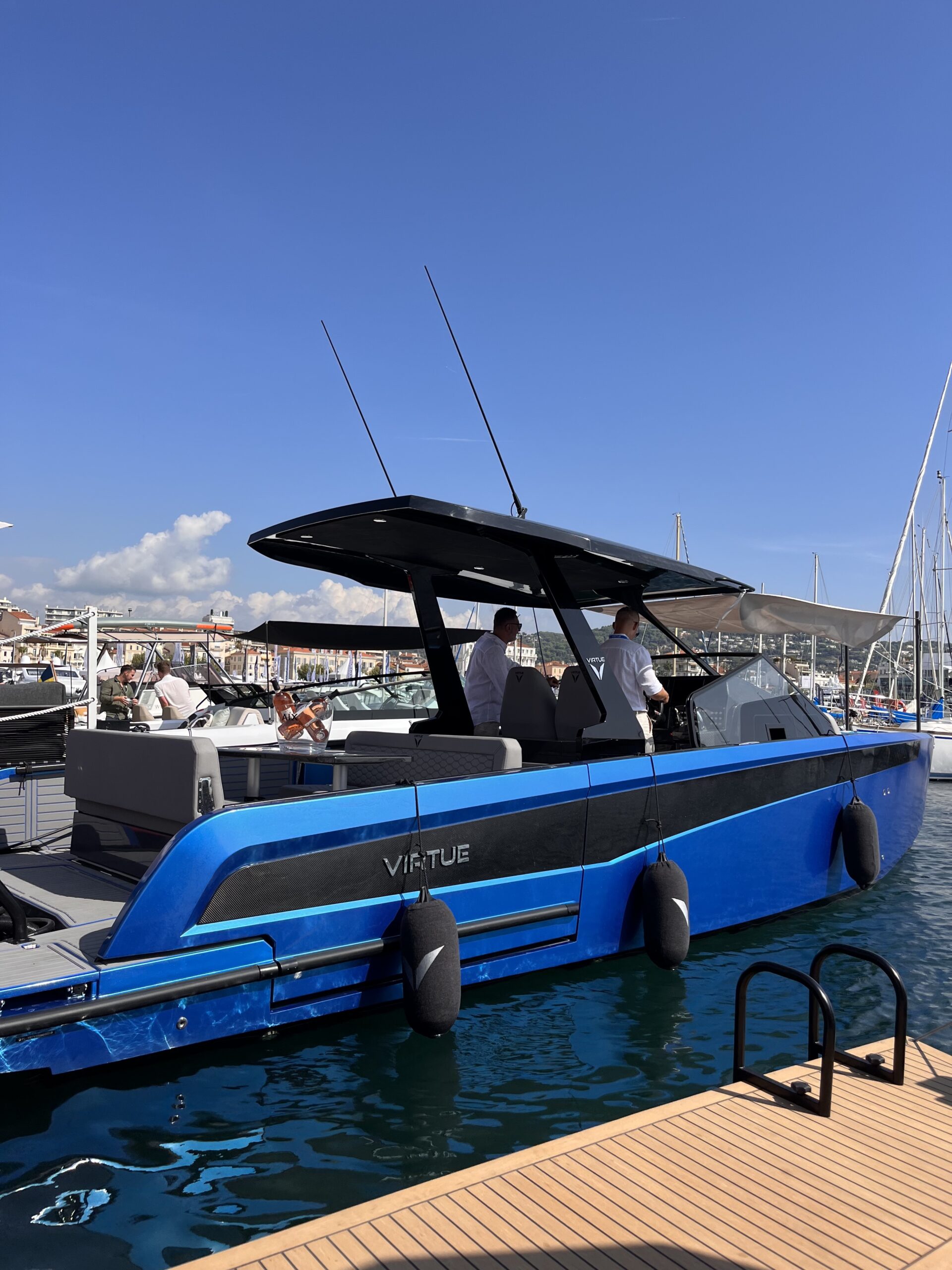 Electric Virtue V10 Wins Innovation Award at Cannes Yachting Festival