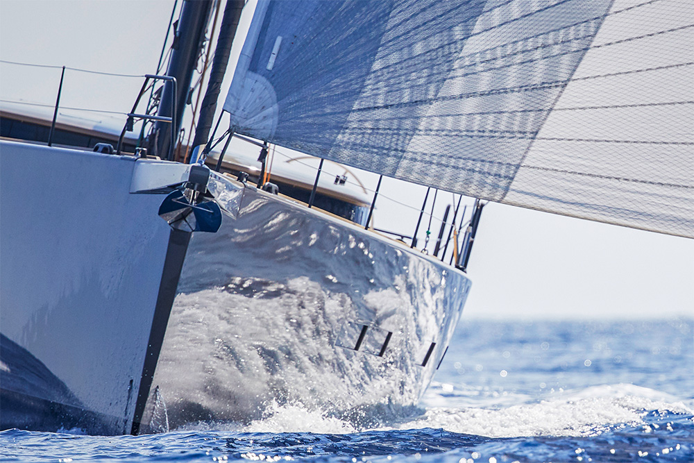 YYachts-Lightweight-carbon